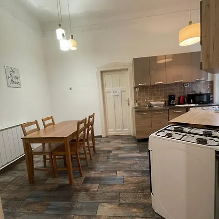 White Pearl Near Gozsdu Privat bolig