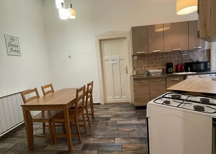 White Pearl Near Gozsdu Privat bolig