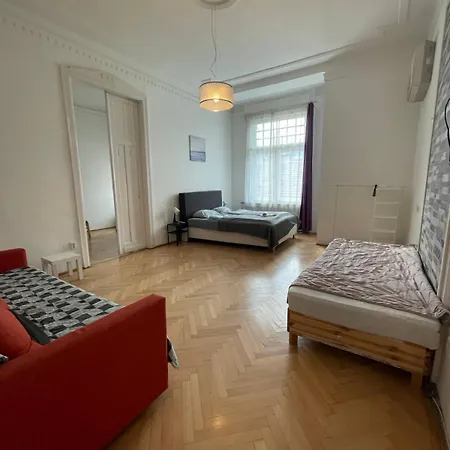 Homestay White Pearl Near Gozsdu *