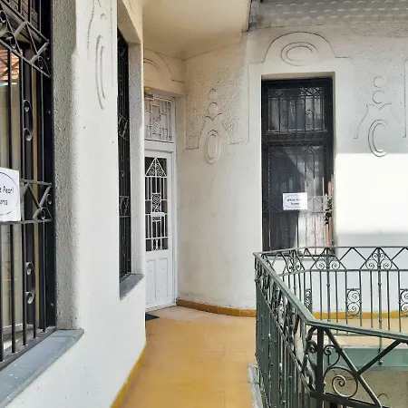 Homestay White Pearl Near Gozsdu Budapest